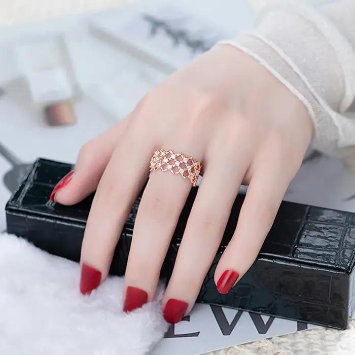 Mode créative maille caractéristiques 925 en argent Sterling redimensionnable anneaux femmes bijoux losange Net strass or Rose bague