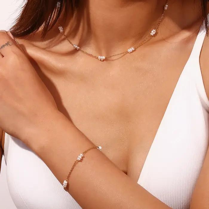 Bracelet en perles d'eau douce baroques en acier inoxydable plaqué or pour femmes élégantes occasions spéciales