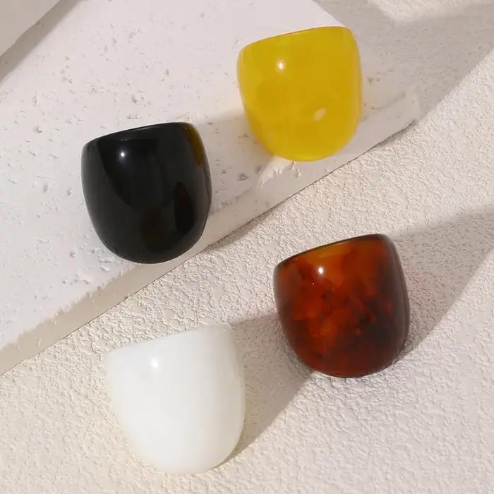 Lot de 4 bagues empilables élégantes pour tous les jours – Ambre vintage, design de niche, bague pou