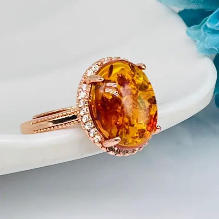 Bague en ambre naturel de la Baltique pour femme, pierre rouge semi-précieuse, bague de cocktail ajustable, bijou pour soirées et occasions spéciales