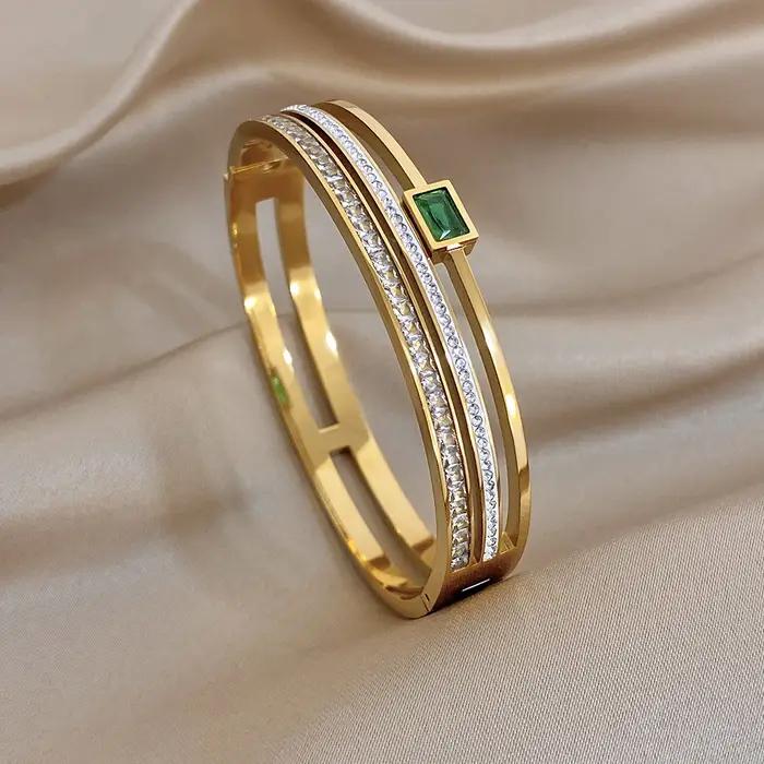 Bracelet manchette de luxe en acier inoxydable ajouré pour femme