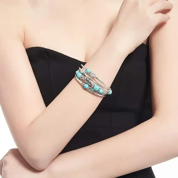 Bracelet rond superposé avec pierre d'agate naturelle