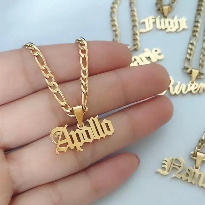 Collier personnalisé avec prénom pour homme et femme cadeau d'anniversaire chaîne figaro acier inoxydable bijou moderne à la mode pour toutes les occasions
