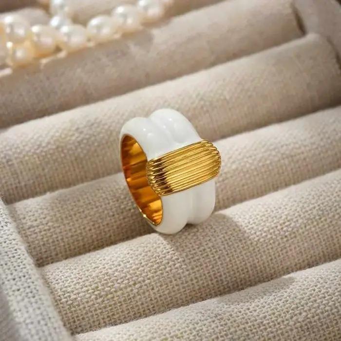 Bague large rétro en or noir et blanc pour femmes