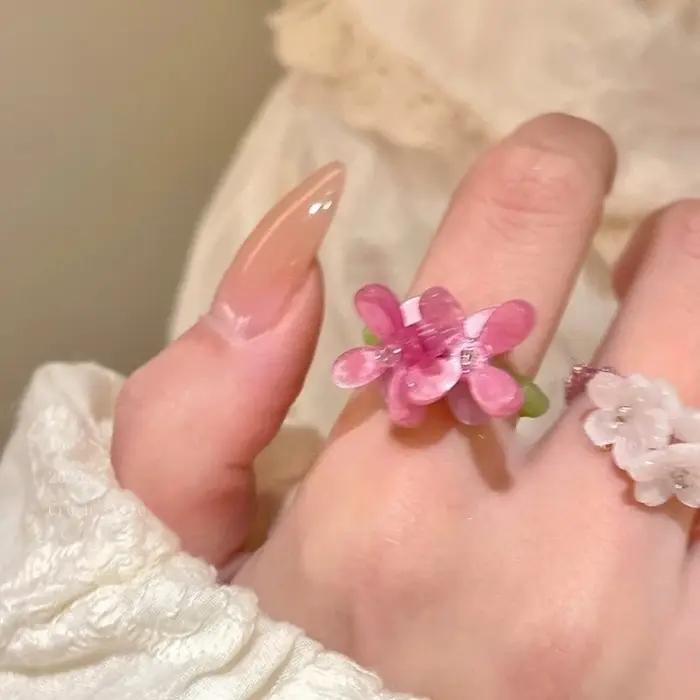 Bague romantique en forme de fleur violette