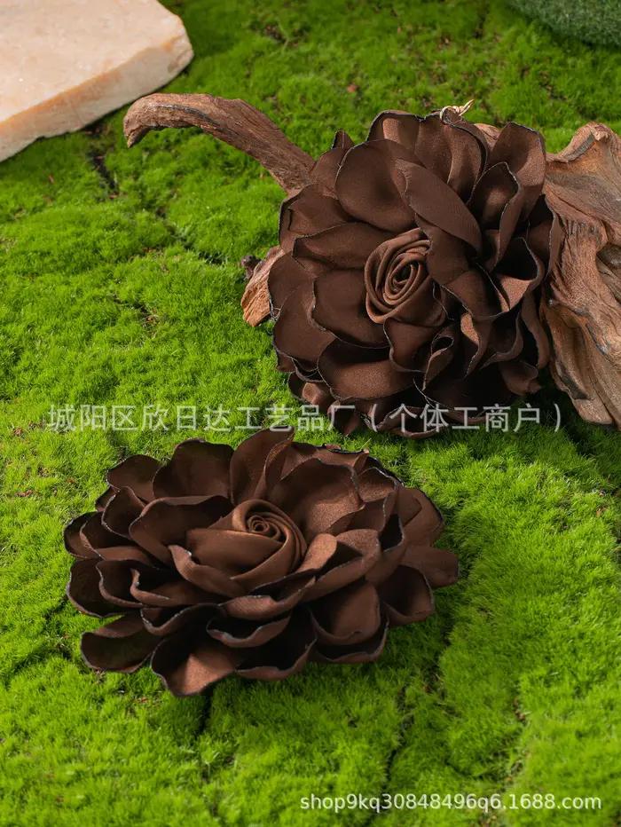 Boucles d'oreilles en forme de bouton de rose en Satin personnalisées