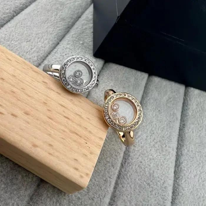 Bague coulissante ronde en argent sterling sertie de moissanites pour femmes occasions spéciales anniversaires mariage ```