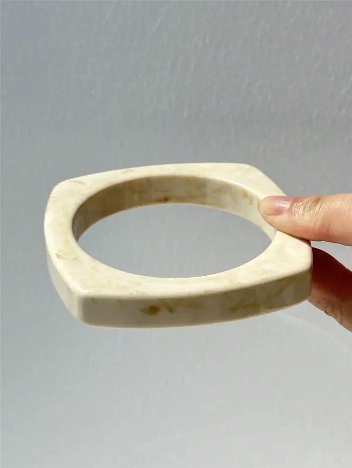 Nouvelle Collection automne/hiver: Bracelet en résine irrégulière géométrique blanc cassé, accessoir