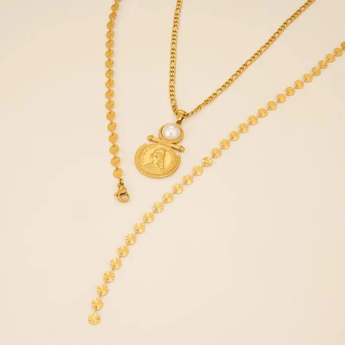 Collier pendentif pièce de monnaie reine perle pour femmes