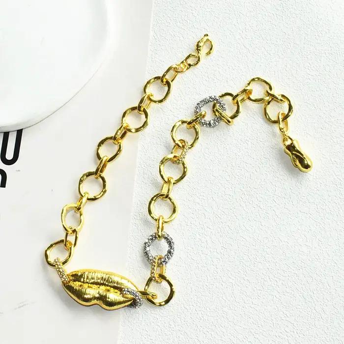 Nouveau Collier Ras-de-cou Massif en Alliage Métallique avec Breloques Lèvres