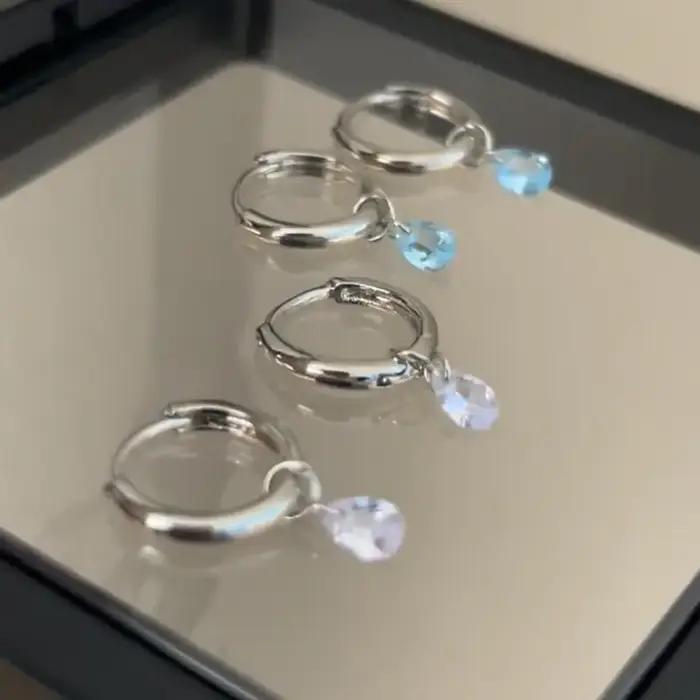 Boucles d'oreilles en forme de goutte de rosée minimalistes et élégantes pour femmes occasions spéciales et quotidienne