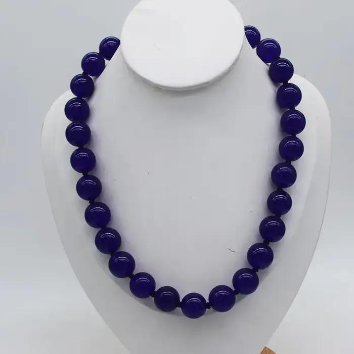 Collier en agate lapis
