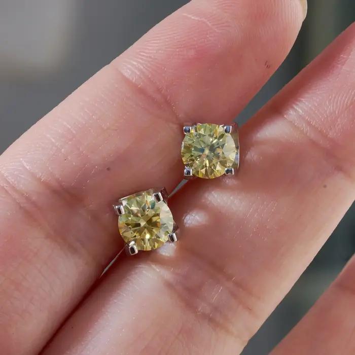 Boucles d'oreilles rondes en argent S925 avec moissanite jaune citron