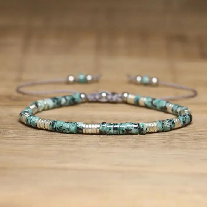 Bracelet Bohème en pierre agate rouge unique et personnalisable pour femmes et hommes occasions spéciales et quotidiennes