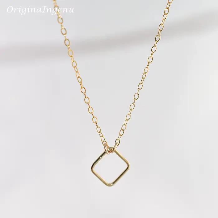 Collier carré bijoux faits à la main or rempli ras du cou pendentifs