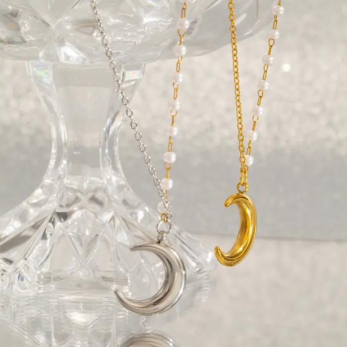 Collier croissant de lune pour femmes