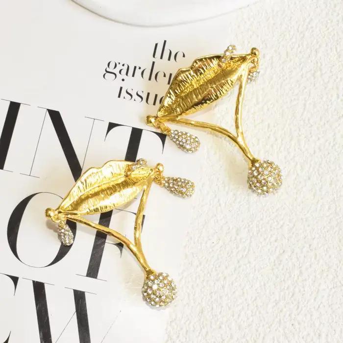 Magnifiques boucles d'oreilles pendantes en alliage doré en forme de lèvres pour femmes, bijoux fant