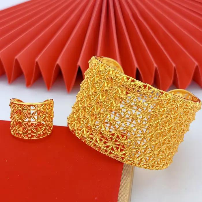 Bracelets et bagues plaqués or du Moyen-Orient pour femmes