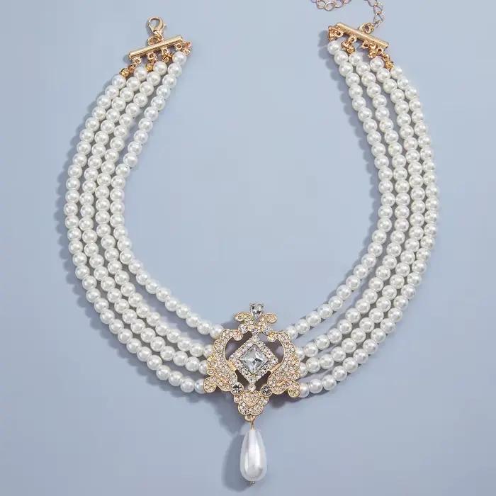 Collier de perles multicouches exagéré