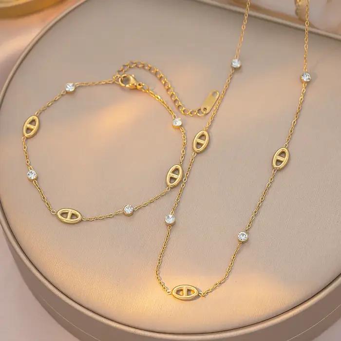 Ensemble de chaînes de col en titane et acier pour femmes style français minimaliste diamant blanc nez de cochon exquis simple polyvalent haut de gamme pour cadeaux occassions spéciales