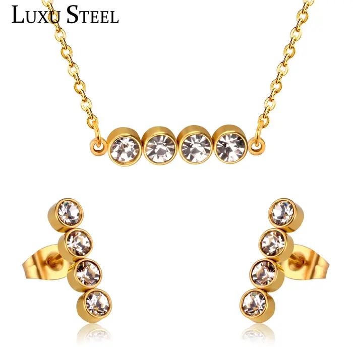 Ensemble de Bijoux en Acier Inoxydable avec Zirconium Blanc, Collier et Pendentif Doré pour Femmes Occasions Formelles Professionnelles