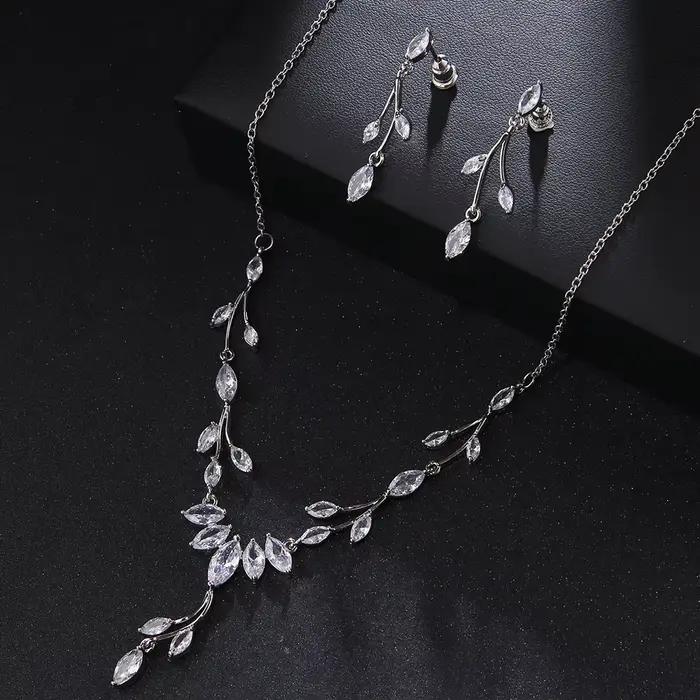 SUGO – ensemble de boucles d'oreilles et colliers en zircone blanche brillante, nouveau Design de branche, tendance pour femmes, accessoires de bijoux de fête privée