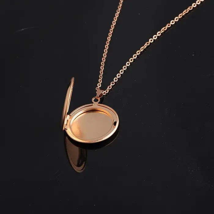 Collier avec pendentif médaillon ouvrable pour femmes