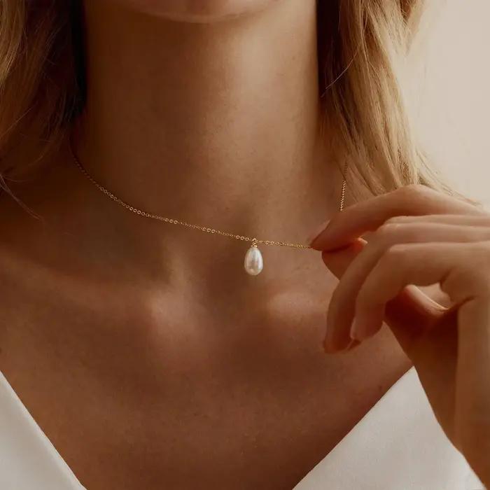 Collier classique avec pendentif perle goutte forme élégante cadeau occasion spéciale femmes mariage anniversaire