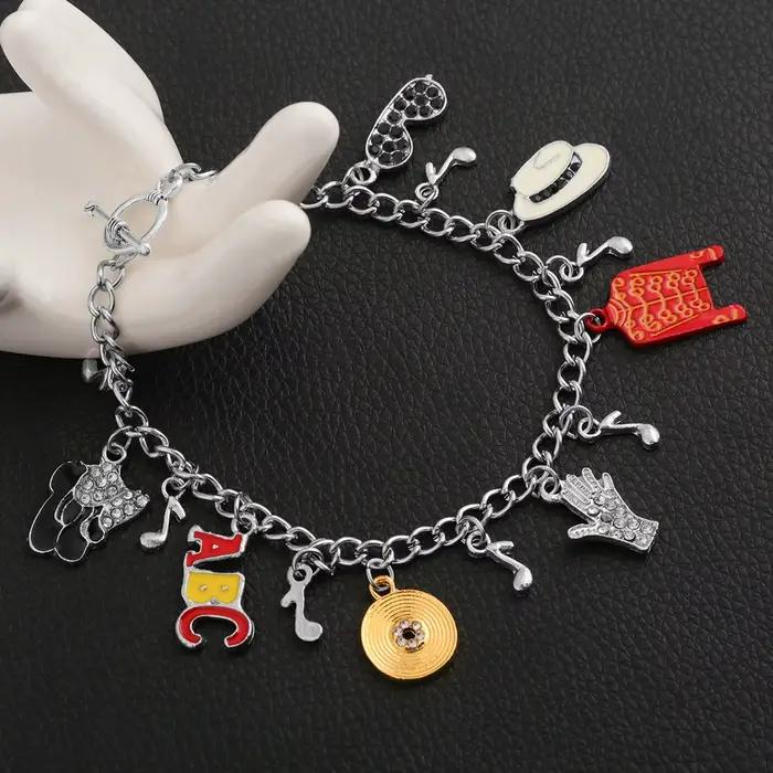 Collier Michael Jackson BAD, Pendentif MJ Classique Rock Roll Intemporel, Bijou Punk Tendance, Cadeau pour Hommes et Femmes