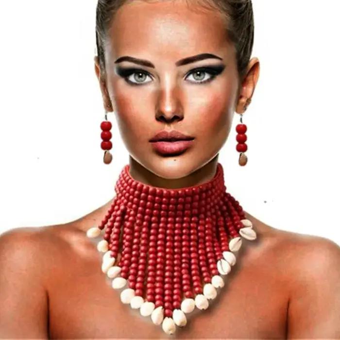 Ensemble de bijoux africains faits à la main avec perles colorées et coquillages pour femmes occassions spéciales