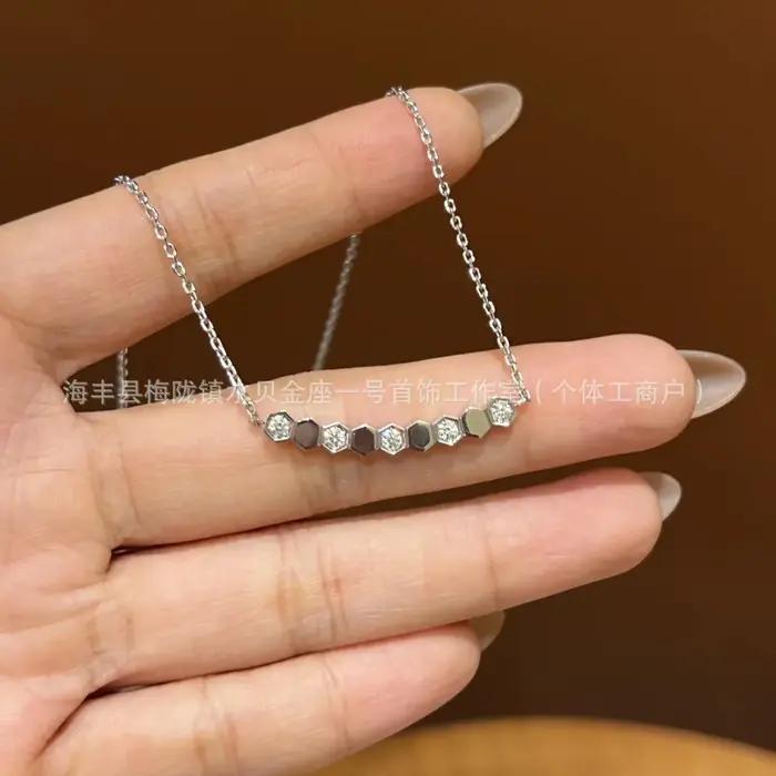Collier en or CNC classique en forme de nid d'abeille avec diamants
