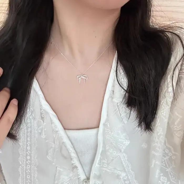 Colliers pendentifs papillon géométrique couleur argent pour femmes