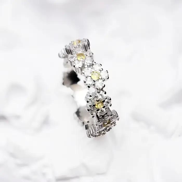 Belle bague en forme de fleur de marguerite