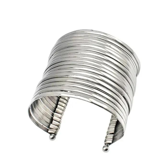 Bracelets de manchette en acier inoxydable plaqués rhodium style hyperbole pour homme et femme occasions spéciales cadeau d'Halloween