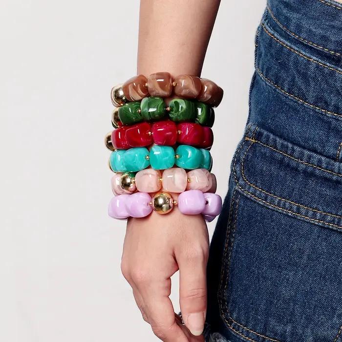 Bracelets élastiques en perles carrées en acrylique pour femmes