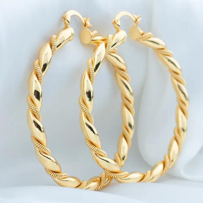 Grandes boucles d'oreilles pour femmes