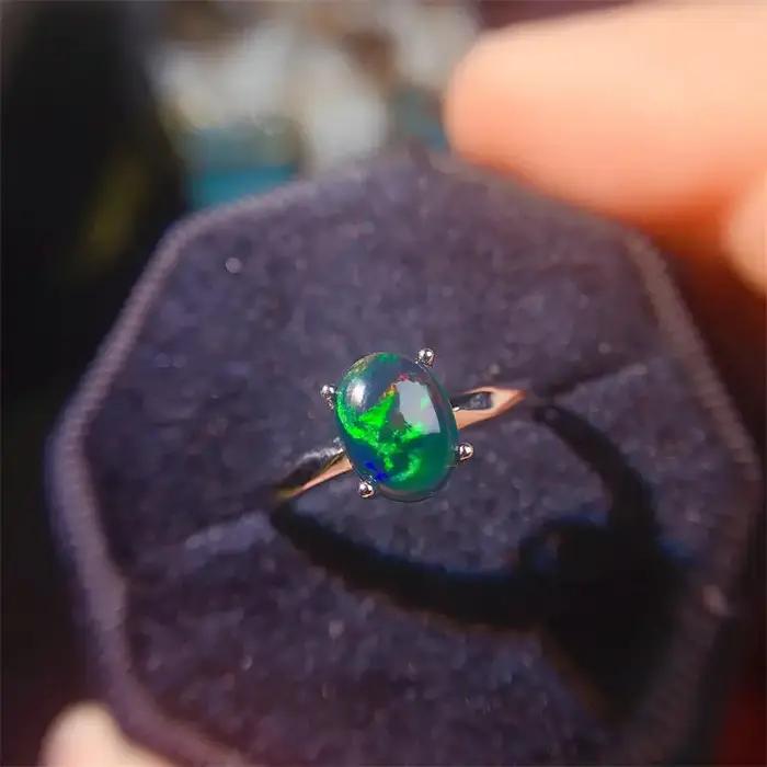 Bague opale noire naturelle réglable pour femmes