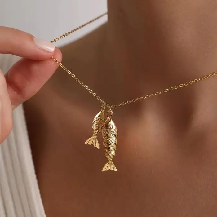 Chaîne délicate d'inspiration océan