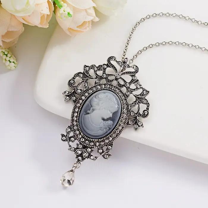 Vintage camée beauté Portrait pendentif collier pour femmes hommes de luxe résine dame reine fleur papillon longue chaîne de pull bijoux