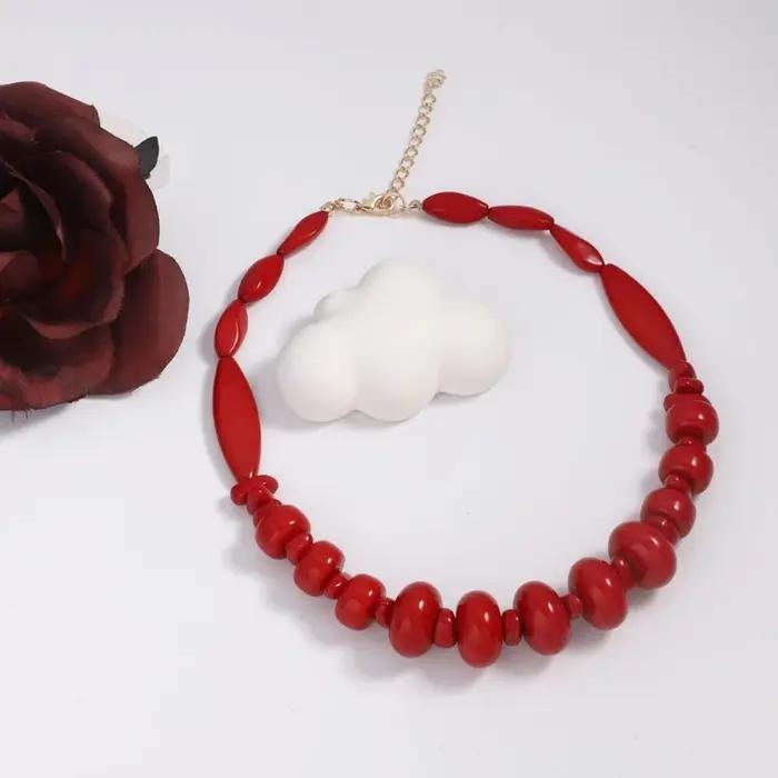 Collier corail irrégulier élégant avec chaîne longueur réglable