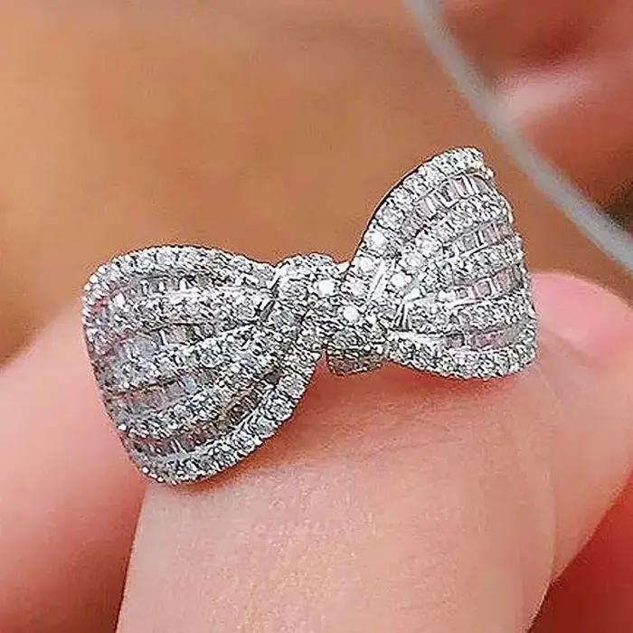 Huitan – bague fantaisie avec nœud éblouissant