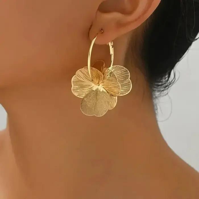 Boucles d'oreilles créoles dorées à fleurs creuses Double couche pour femmes