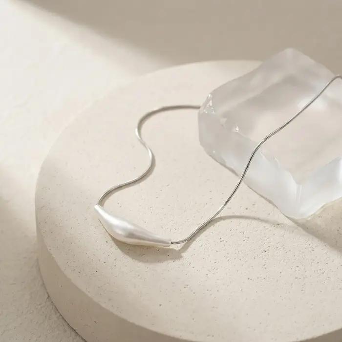 Collier simple et tendance pour femme