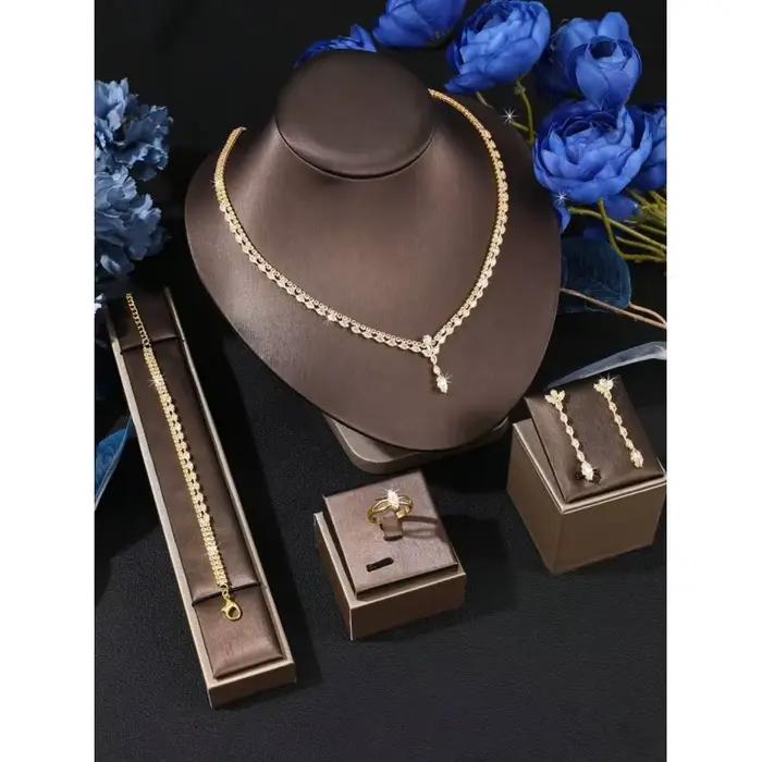 Ensemble de bijoux de mariée en strass doré élégant et luxueux pour cérémonie d'engagement et occasions spéciales femmes