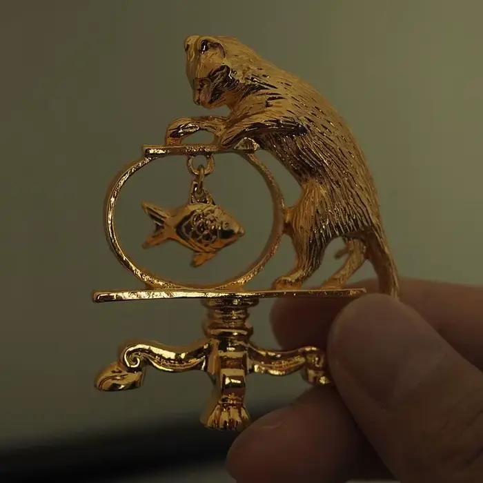 Bijoux antiques chat Vintage pêche broche personnalité Vintage marque plaqué or
