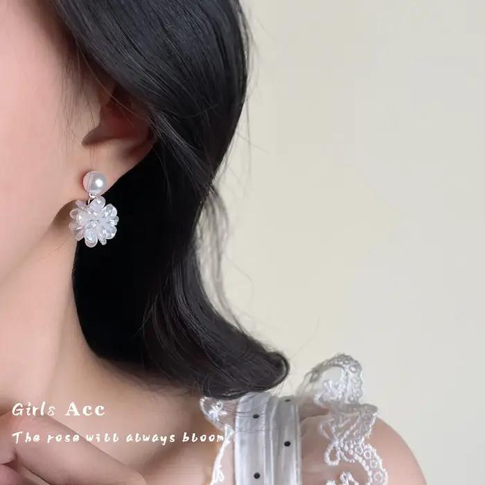 Boucles d'oreilles clous élégantes en fausses perles baroques françaises 2026 pour femmes
