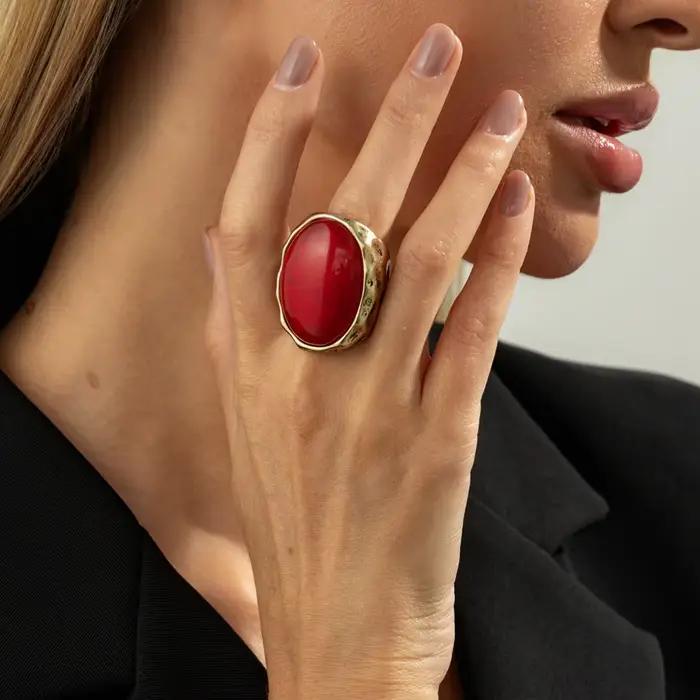Bague rétro ovale en résine rouge pour femmes