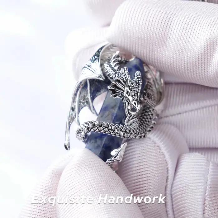 Eudora Dragon enveloppé Dumortierite collier en cristal Hexagonal pendentif en pierre de guérison amulette spirituelle bijoux cadeau pour femmes hommes