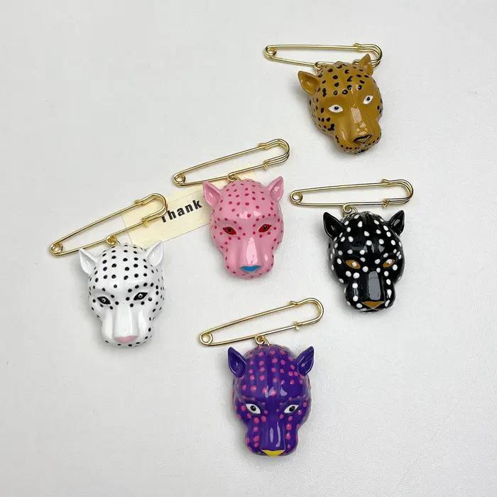 Boucles d'oreilles tête de léopard en émail pour femmes, bijoux de soirée, design unique, accessoire de déclaration robuste