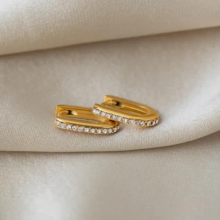 Boucles d'oreilles clous Miia en zircone de haute qualité en forme de U
